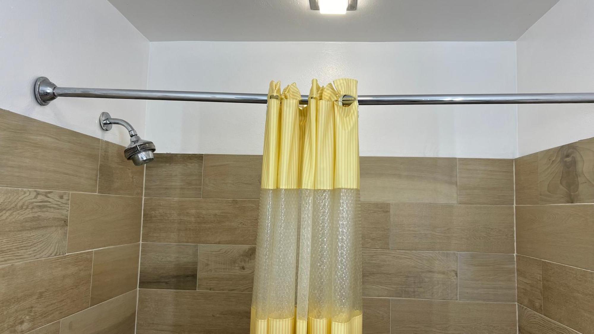 Relax Inn Алтуна Экстерьер фото